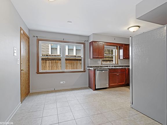 5th image of 4333 N Keeler Ave APT 1B