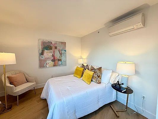 5th image of 5 Stuyvesant Pl #6D