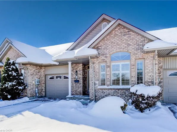 34 Livingston Blvd #15, Wilmot, ON N3A 4M7