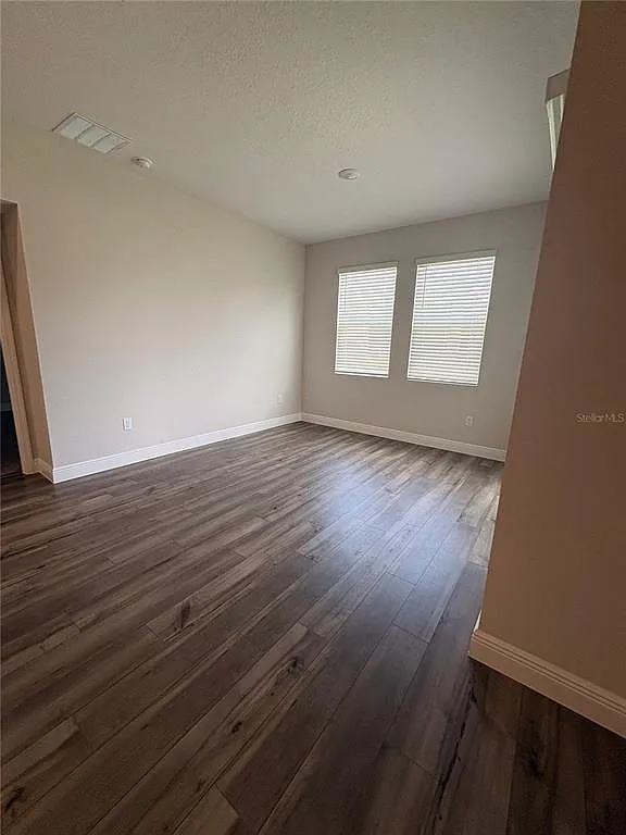 4 bed, 3.0 bath, 1979 sqft, $2,200 — Photo 4