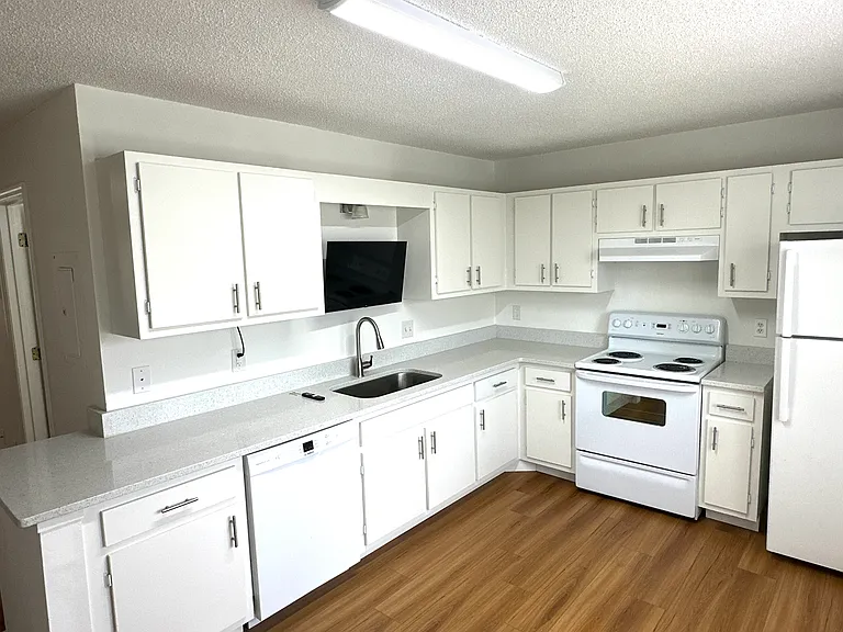 6020 Scotchwood Gln #210 — Photo 16