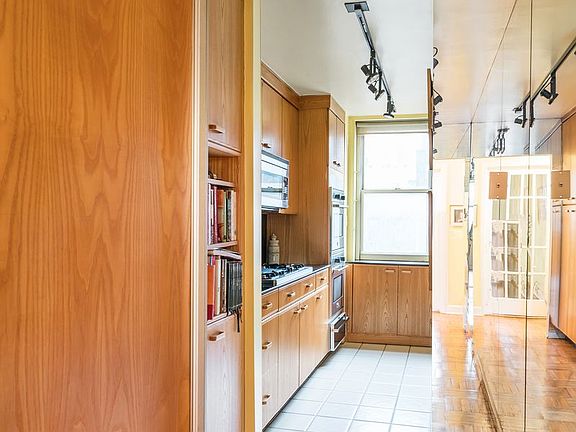 5th image of 1498 2nd Ave #5F