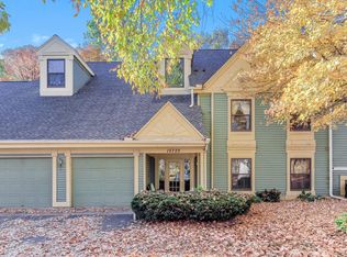 15725 26th Ave N APT C, Plymouth, MN 55447