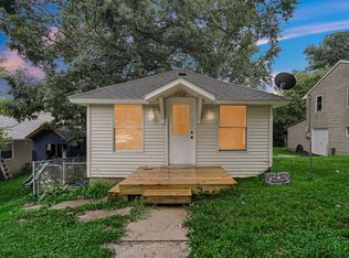 1502 Redwing Rd, Valparaiso, IN 46383