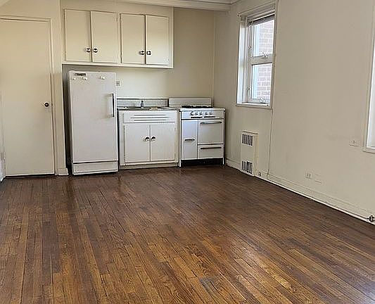 2nd image of 9430 Ridge Blvd APT 4D