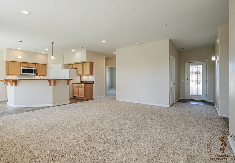 672 Muirfield Dr — Photo 4