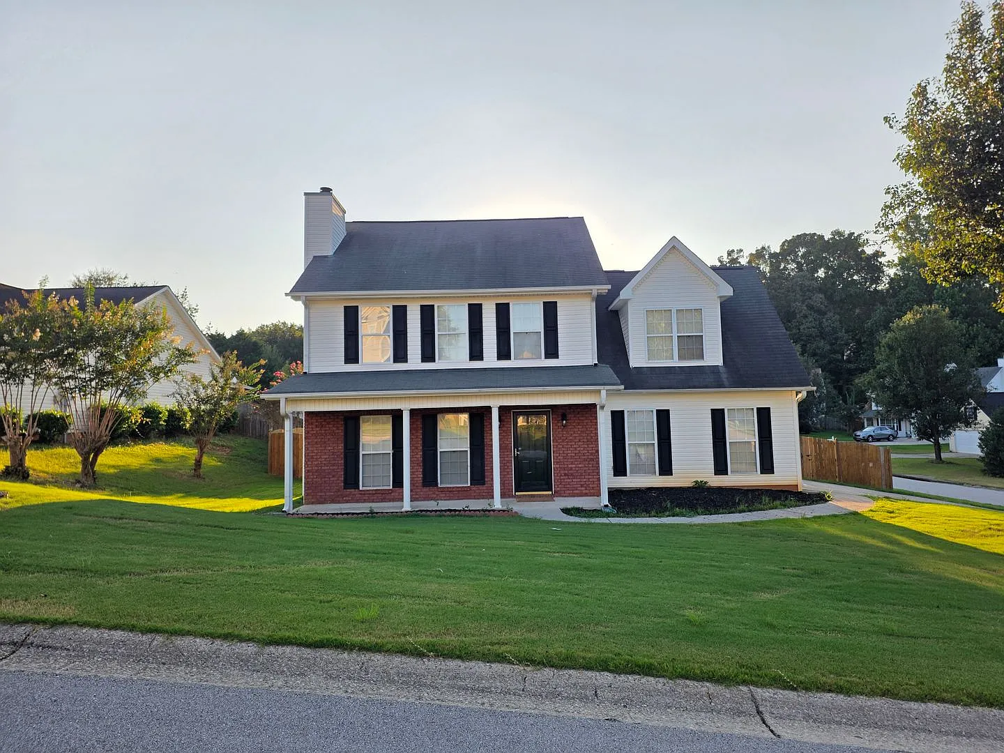 Updated 4 bed 2.5 bath located in Hiram — Photo 1