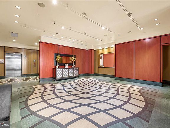 3rd image of 400 Massachusetts Ave NW APT 820