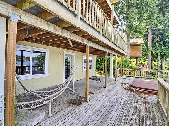 5th image of 16828 37th Ave NW