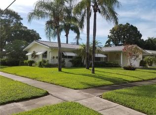 466 Hillcrest Dr, Largo, FL 33771
