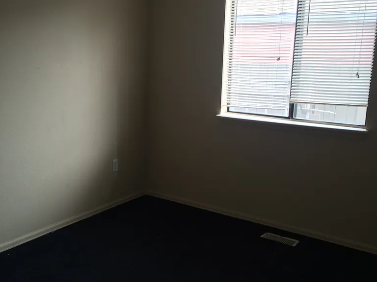 720 E River St — Photo 6