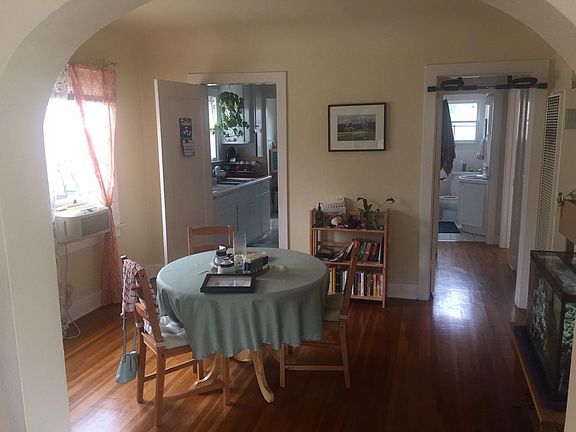 4th image of 203 Kalmia St