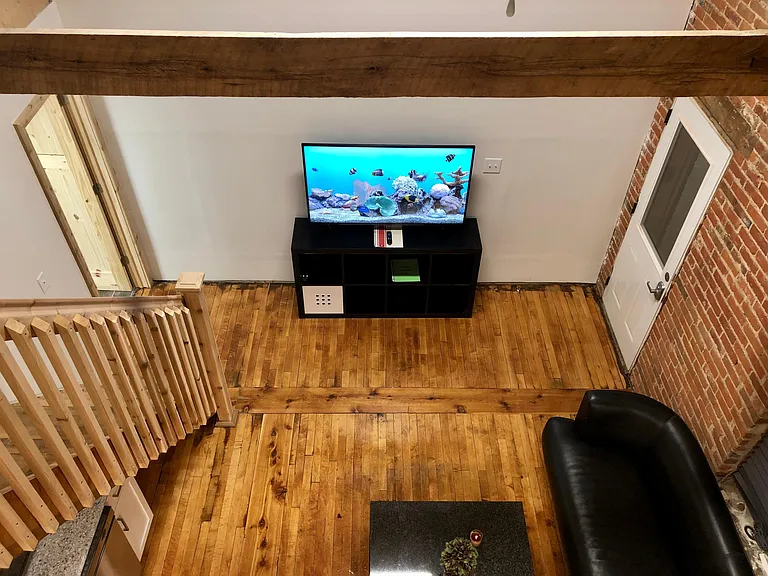 219 Maple St S #1 — Photo 11