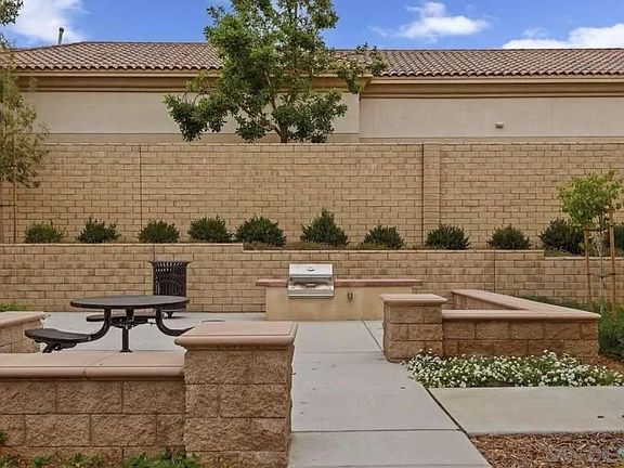 3rd image of 5055 Manzano St