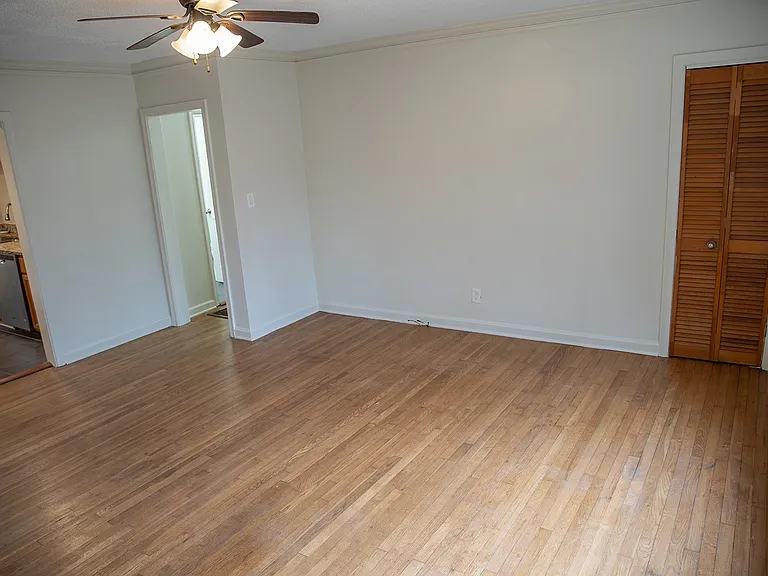 1585 N Columbia Pl — Photo 5