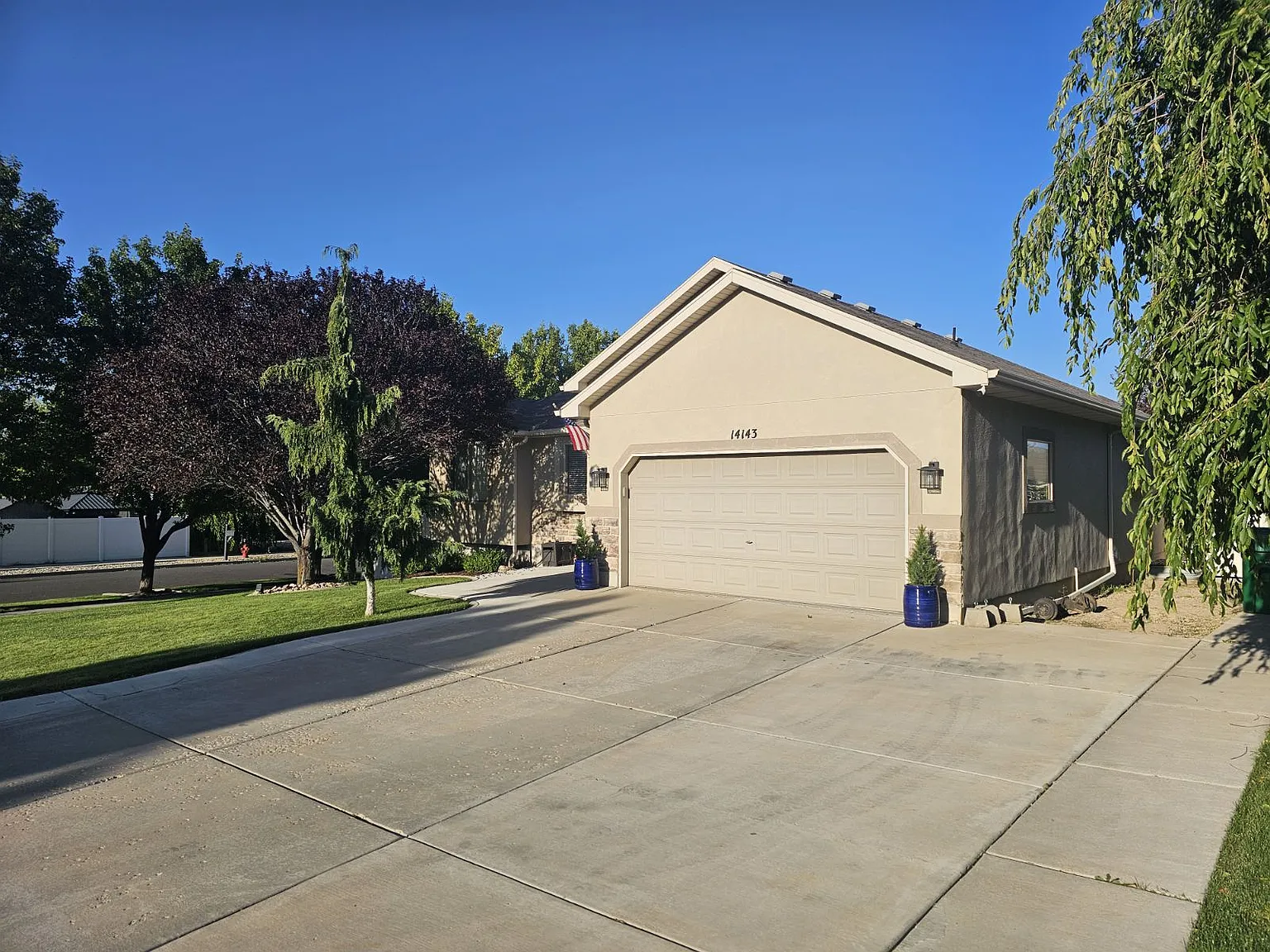 4 bed, 2886 sqft, $2,995 — Photo 2