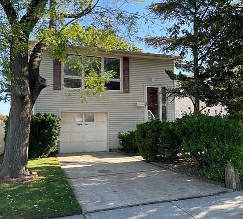2nd image of 81 Lyndale Ave