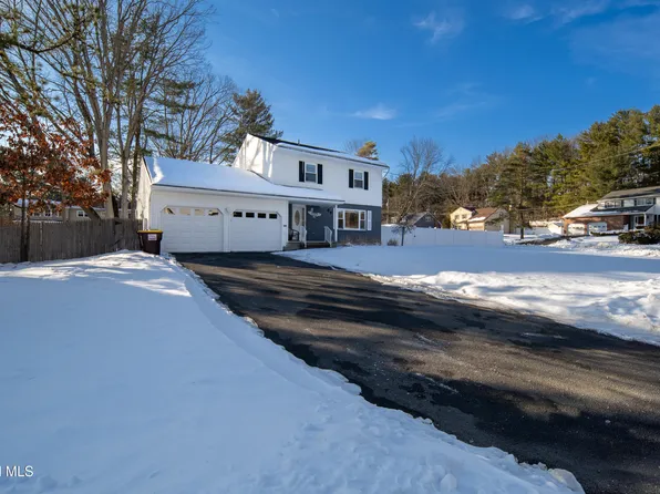 933 E Pine Hill Drive, Schenectady, NY 12303