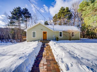 1550 S French Rd, Lake Leelanau, MI, 49653
