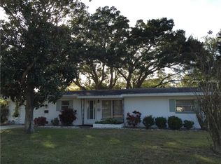 615 10th St NW, Largo, FL 33770