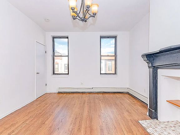 2nd image of 249 Melrose St APT 3R