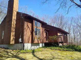 90 Van Cedarfield Rd, Colchester, CT 06415