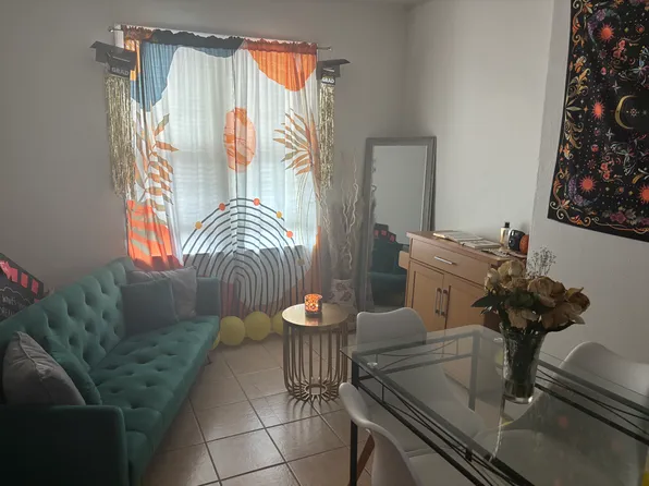 3201 Kennett Sq APT 1, Pittsburgh, PA 15213