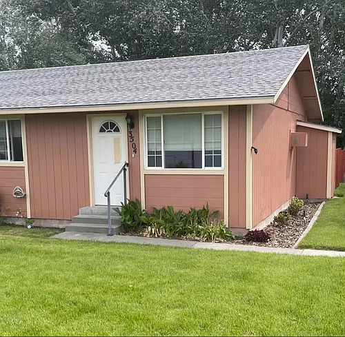 3504 Everett St Photo 1