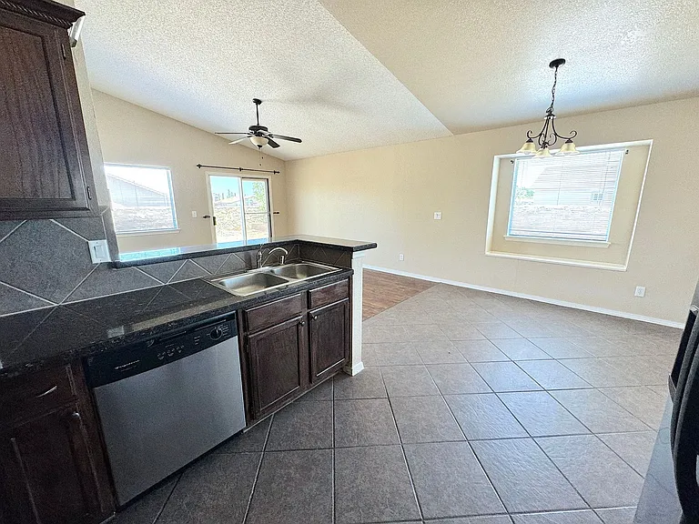 12981 Alfredo Apodaca — Photo 10