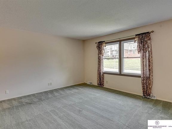 3rd image of 3412 N 93rd Ave