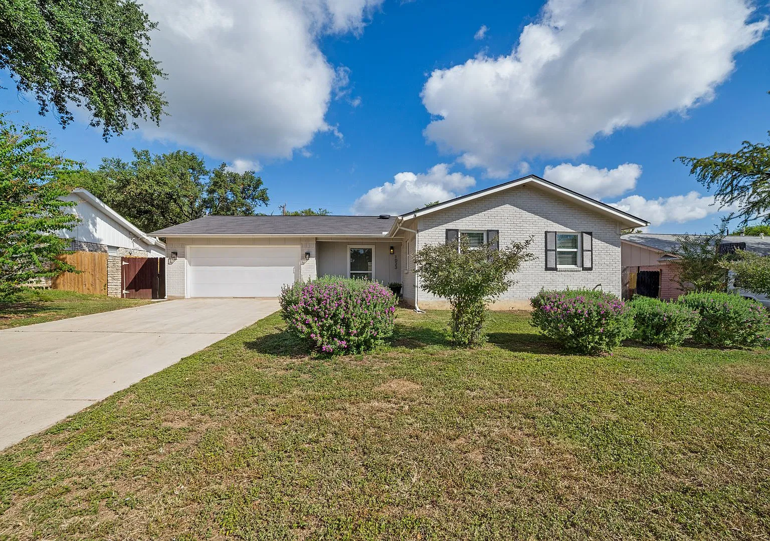 Beautifully Renovated 4-Bedroom, 2-Bath Home! — Photo 2