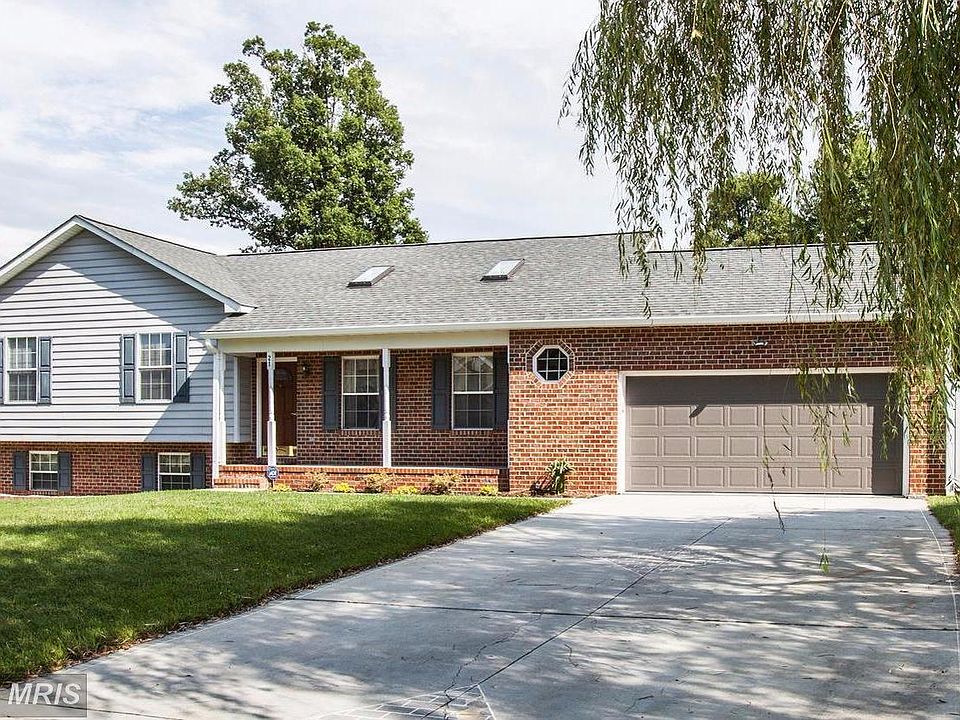 1st image of 21 Donna Dale Dr