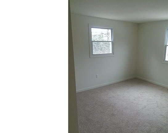 4th image of 303 Dulles Dr