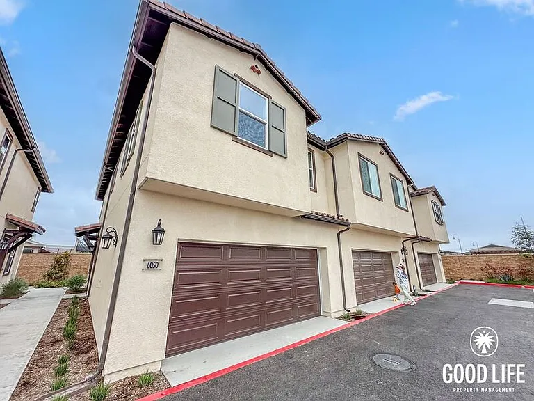 6050 Angela Ct — Photo 35