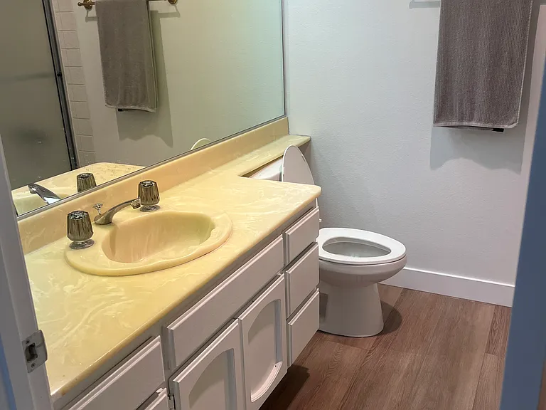 20737 Roscoe Blvd — Photo 7