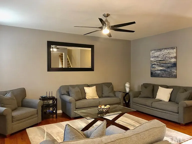 108 Goodsell Ct — Photo 4