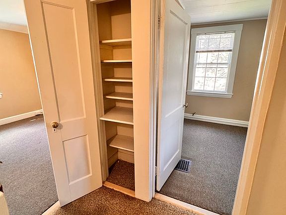 4th image of 128 Concord Way
