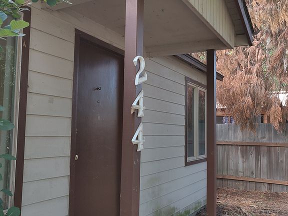 4th image of 244 SW Twin Oaks Cir