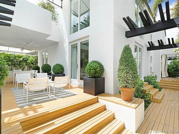 5th image of 222 Ocean Dr #0