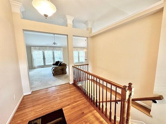 4th image of 2298 Berkshire Ct