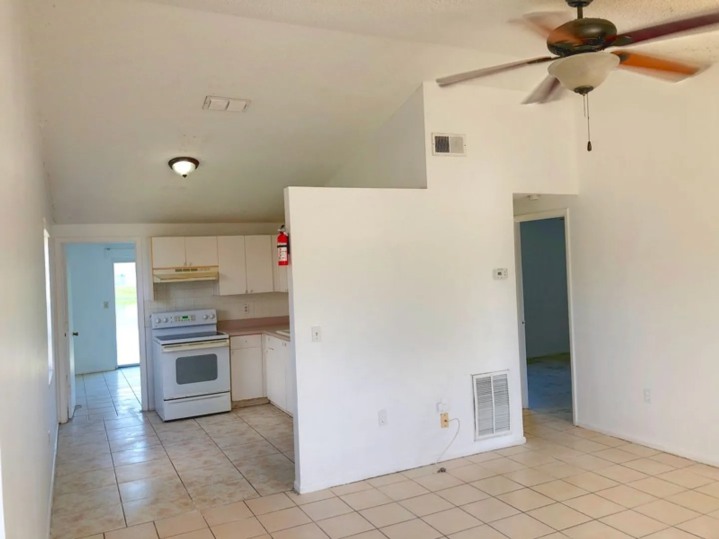 Water Front 3 bedroom duplex — Photo 4
