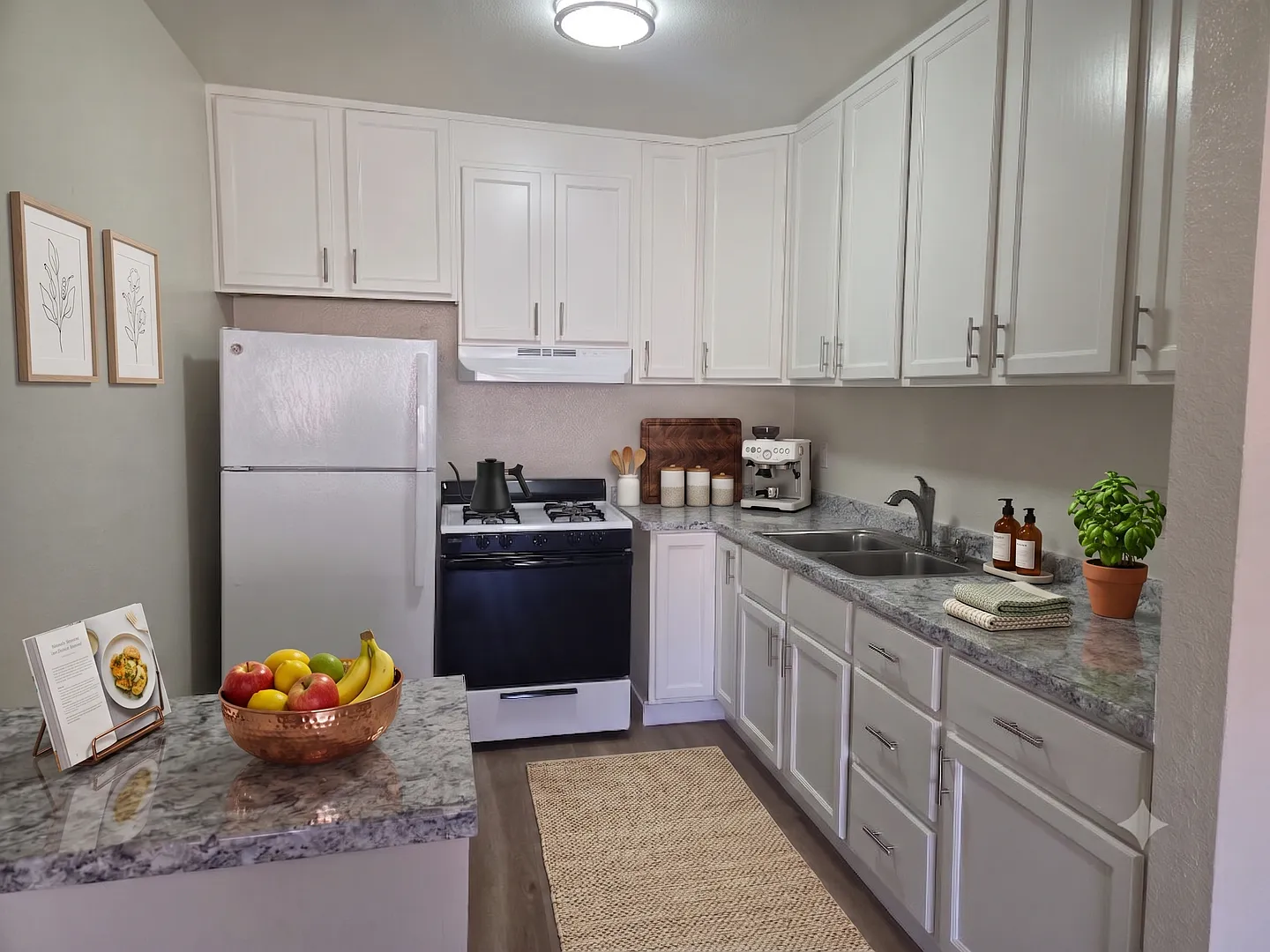 Competitively Priced, Beautiful Tujunga surrounded by theFoothill mountains! — Photo 4