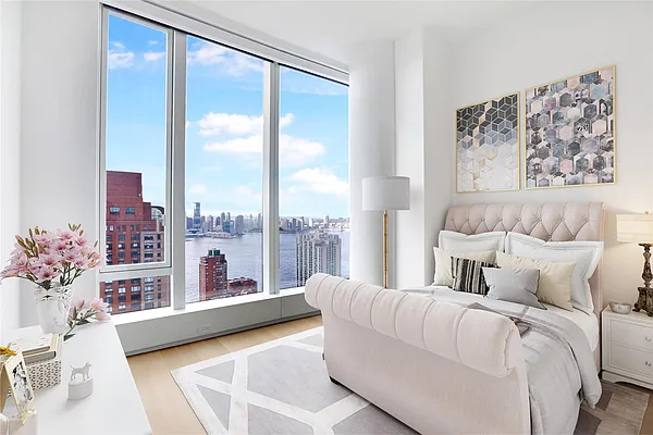 Rented by 50 West Sales Gallery | media 26