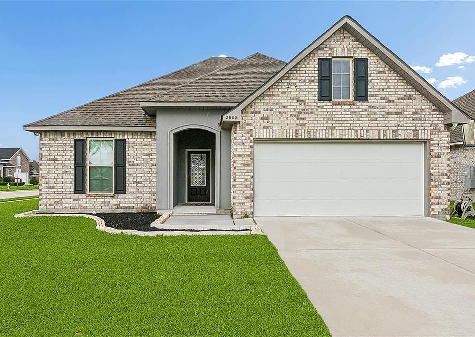 1st image of 2800 Green Briar Dr