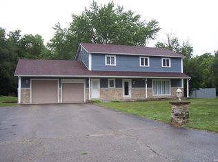 107 Oaktree Ct, Logansport, IN 46947