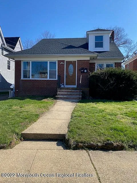 9 Howland Ave #2