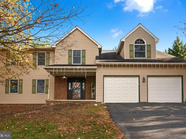 1027 Keystone Dr, Lancaster, PA 17603