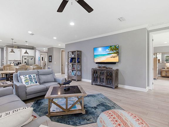 4th image of 76 Oaktree Blvd