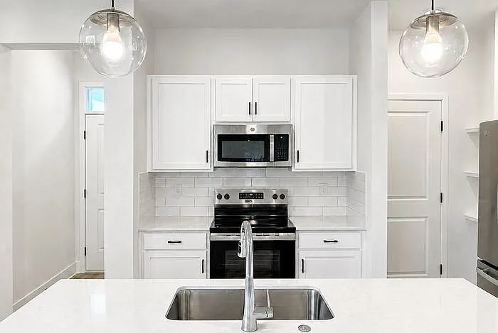 161 Thibault Trce — Photo 8