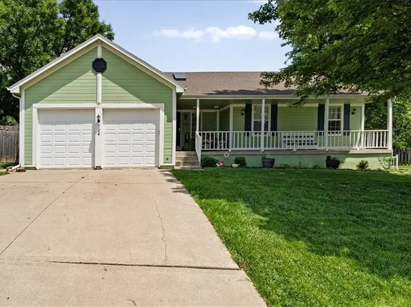 724 NE Hunters Rdg, Lees Summit, MO 64086